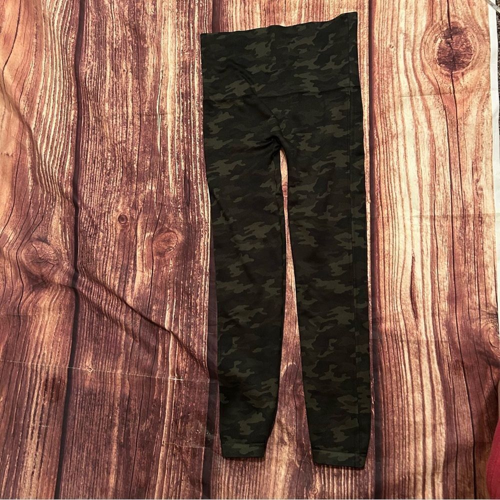 Women’s Spanx Leggings Camo Size XL